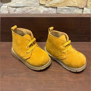 Toddler size 3 camel suede leather boots. NEW IN BOX!